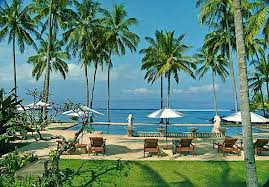 fasilitas yang sudah tertata rapi di pantai candi dasa - Bali : Pantai Candidasa, Karangasem – Bali