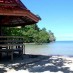 Sulawesi Tenggara, : gazebo di pantai Mailan Makbon