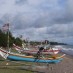 Kalimantan Timur, : jajaran perahu di  pantai kata