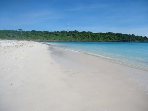 keindahan pasir pantai air cina - Nusa Tenggara : Pantai Air Cina, Kupang – NTT
