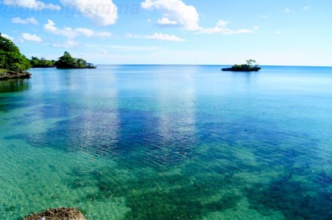 jernihnya perairan di Pantai Baloiya - Sulawesi Selatan : Pantai Baloiya, Kota Banteng – Sulawesi Selatan