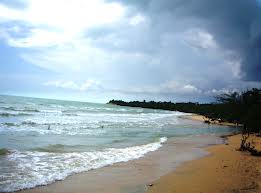ombak di pantai badur - Jawa Timur : Pantai Badur, Madura – Jawa Timur