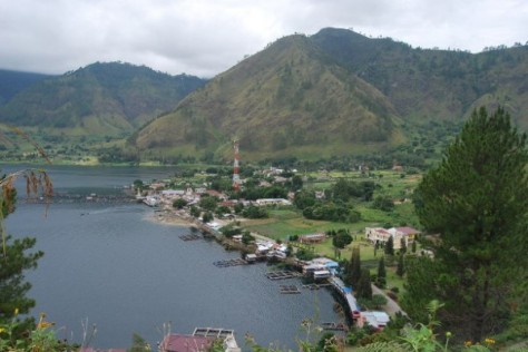 Sumatera Utara , Pantai Garoga Tigaras, Danau Toba – Sumatera Utara : pantai Garoga Tiragas