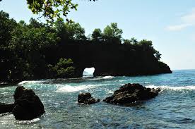 pantai kota pintu - Maluku : Pantai Namalatu, Pantai Santai, Pantai Pintu Kota, Ambon – Maluku
