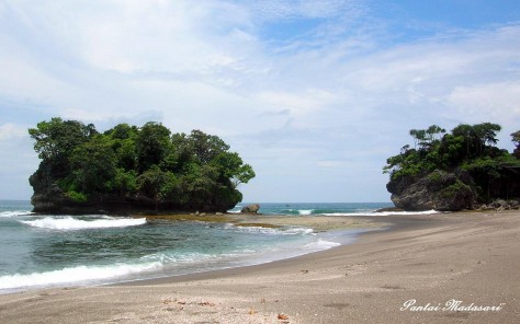 pasir hitam pantai madasari - Jawa Barat : Pantai Madasari, Ciamis – Jawa Barat