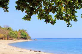 pesona pantai ai Loang - Bali & NTB : Pantai Ai Loang, Sumbawa – NTB