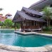 Bengkulu, : salah satu resort di Pantai Madewi