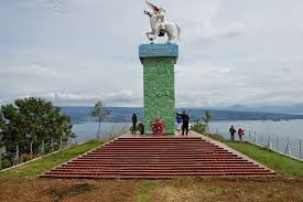 Sumatera Utara , Pantai Garoga Tigaras, Danau Toba – Sumatera Utara : Sebuah Monumen Di Pantai Garoga Tiragas