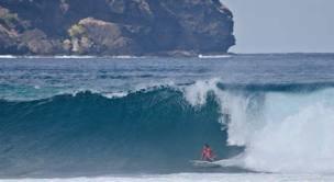 surfing di pantai jelengah - Bali & NTB : Pantai Jelenga, Sumbawa – NTB