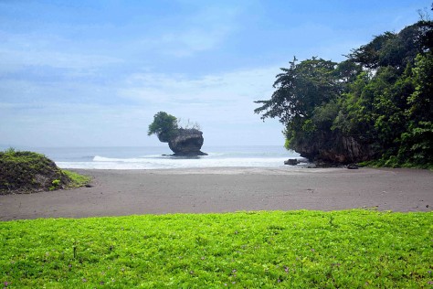 tempat untuk camping - Jawa Barat : Pantai Madasari, Ciamis – Jawa Barat