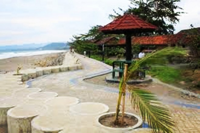 Jawa Barat , Pantai Citepus, Sukabumi – Jawa Barat : Fasilitas Di Pesisir Pantai Citepus