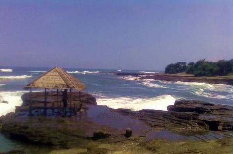 Panorama Pantai Cicalobak - Jawa Barat : Pantai Cicalobak, Garut – Jawa Barat
