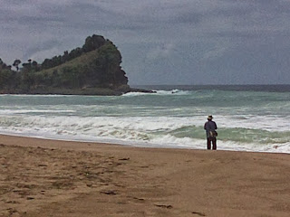 Jawa Timur , Pantai Wonogoro, Malang – Jawa Timur : Suasana Pantai Wonorogo