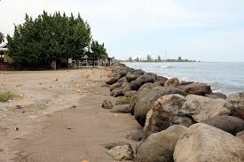 hamparan pasir pantai ujong blang - Aceh : Pantai Ujong Blang, Lhokseumawe – Aceh