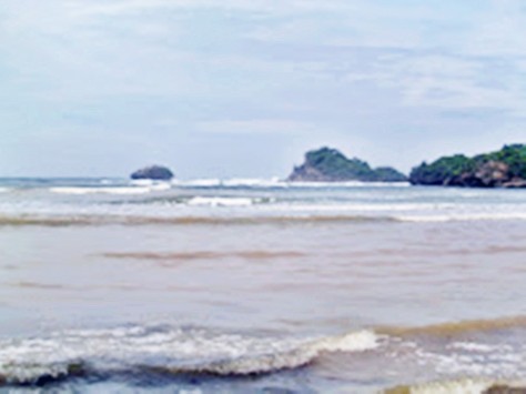 pantai bantol saat air pasang - Jawa Timur : Pantai Bantol, Malang – Jawa Timur