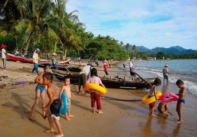Sumatera Barat , Pantai Bungus, Padang – Sumatera Barat : Pantai Bungus