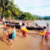 Kalimantan Timur, : pantai bungus yang ramai pengunjung