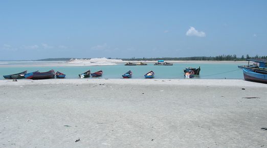 Bangka , Pulau Bangka – Sumatera selatan : Pantai Rebo