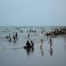 Belitong, : pantai ujong blang saat ramai pengunjung