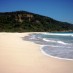 Maluku, : pesona pasir pantai modangan