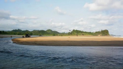 Jawa Timur , Pantai Wonogoro, Malang – Jawa Timur : wpid-Pantai-Wonogoro-Terletak-di-Dusun-Sukorejo2