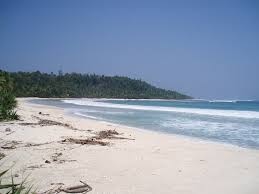 Hamparan Pasir Putih Pantai Enggano - Bengkulu : Pulau Enggano – Bengkulu