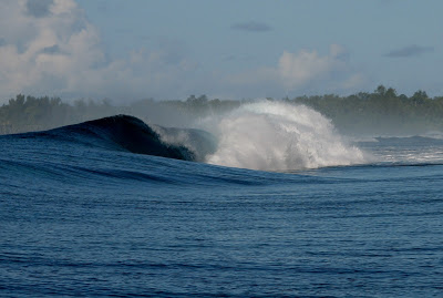 Ombak Laut Pulau Fani - Papua : Pulau Fani, Raja Ampat – Papua