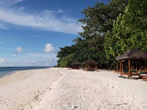 Sulawesi Utara , Pulau Gangga, Minahasa Utara – Sulawesi Utara : Pantai pulau gangga