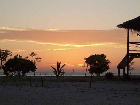 Suasana Senja di Pulau Khayangan - Sulawesi Selatan : Pulau Khayangan, makasar – Sulawesi Selatan