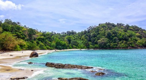 Jawa Timur , Pantai Wedhi Ireng, Blitar – Jawa Timur : keindahan alam pantai wedhi ireng