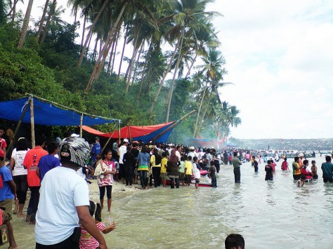 keramaian Festival Pulaui Makasar - Sulawesi Utara : Festival Pulau Makasar