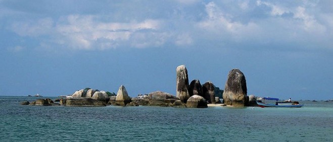 Aceh , Pulau Batu Berlayar, Samadua – Aceh : Pulau Batu Berlayar Dari Kejauhan