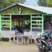 Aceh, : Warung Tempat Bersantai Di pantai Alue Naga