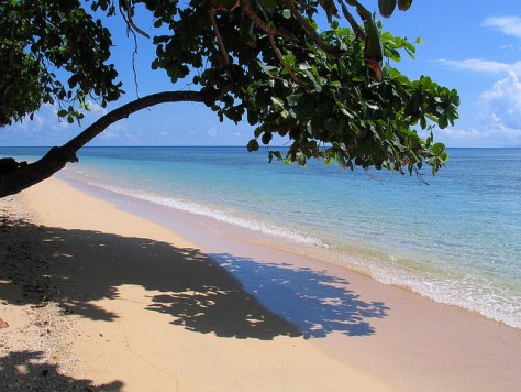 pantai di Pulau Siladen - Sulawesi Utara : Pulau Siladen, Manado – Sulawesi Utara