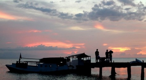 suasana senja di pulau moyo - Bali & NTB : Pulau Moyo, Sumbawa – NTB