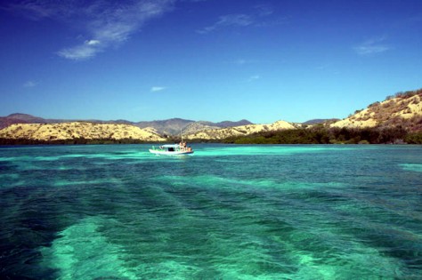 Flores , Taman Wisata 17 Pulau, Riung – Flores : gugusan pegunungan di taman laut 17 pulau