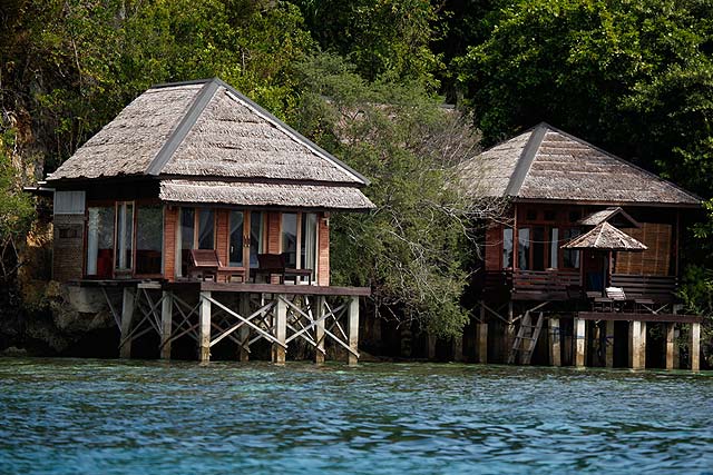 Sulawesi Tengah , Pulau kadidiri, Tojo Una Una – Sulawesi Tengah : Cottage Pulau Kadidiri