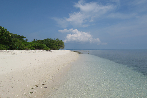 Kepulauan Riau , Pulau Jemur, Riau : Hamparan Pasir Di Pesisir Pantai Pulau Jemur