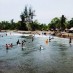Lombok, : Wisatawan Di Pantai Pulau Seumadu
