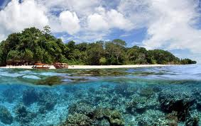 Maluku , Pulau Tiga, Dua, Satu Di Selatan Ambon – Maluku : Pulau Tiga
